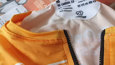Custom sportkleding voor zwemmen en triathlon
