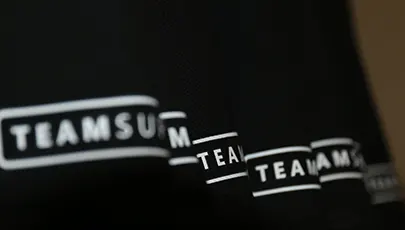 Teamkleding bedrukt met logo vanaf 3 stuks